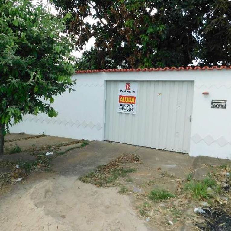 Casa Residencial com 04 quartos Vila Rosa