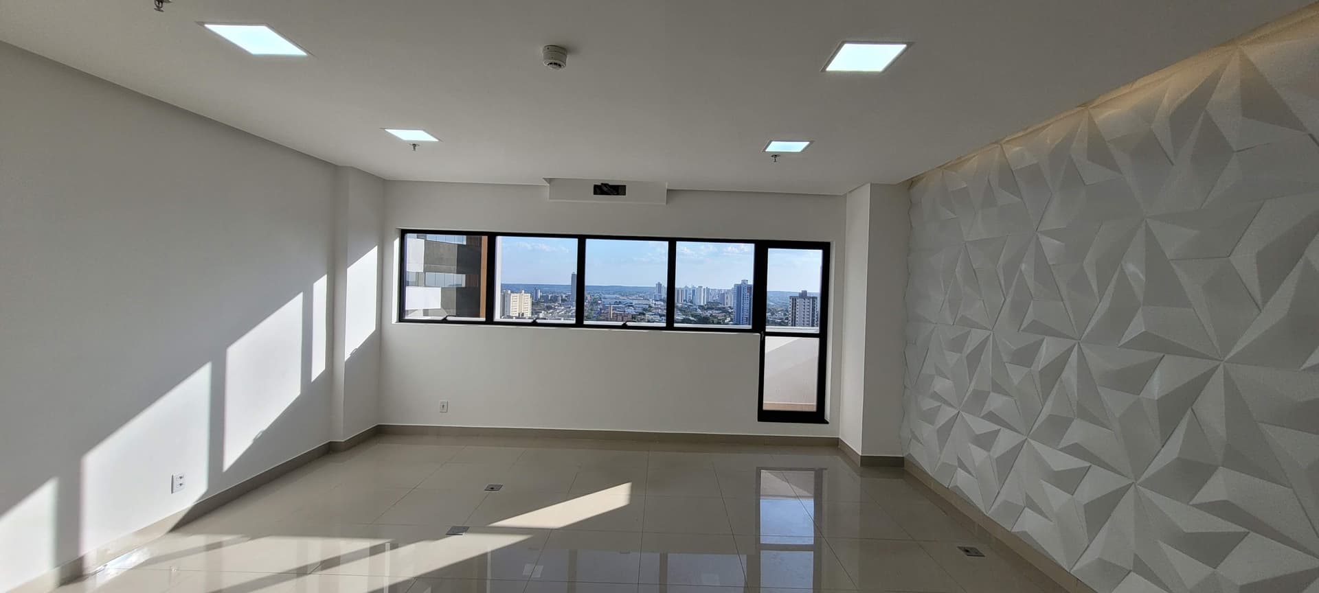 Sala Comercial no Setor Vila Brasília