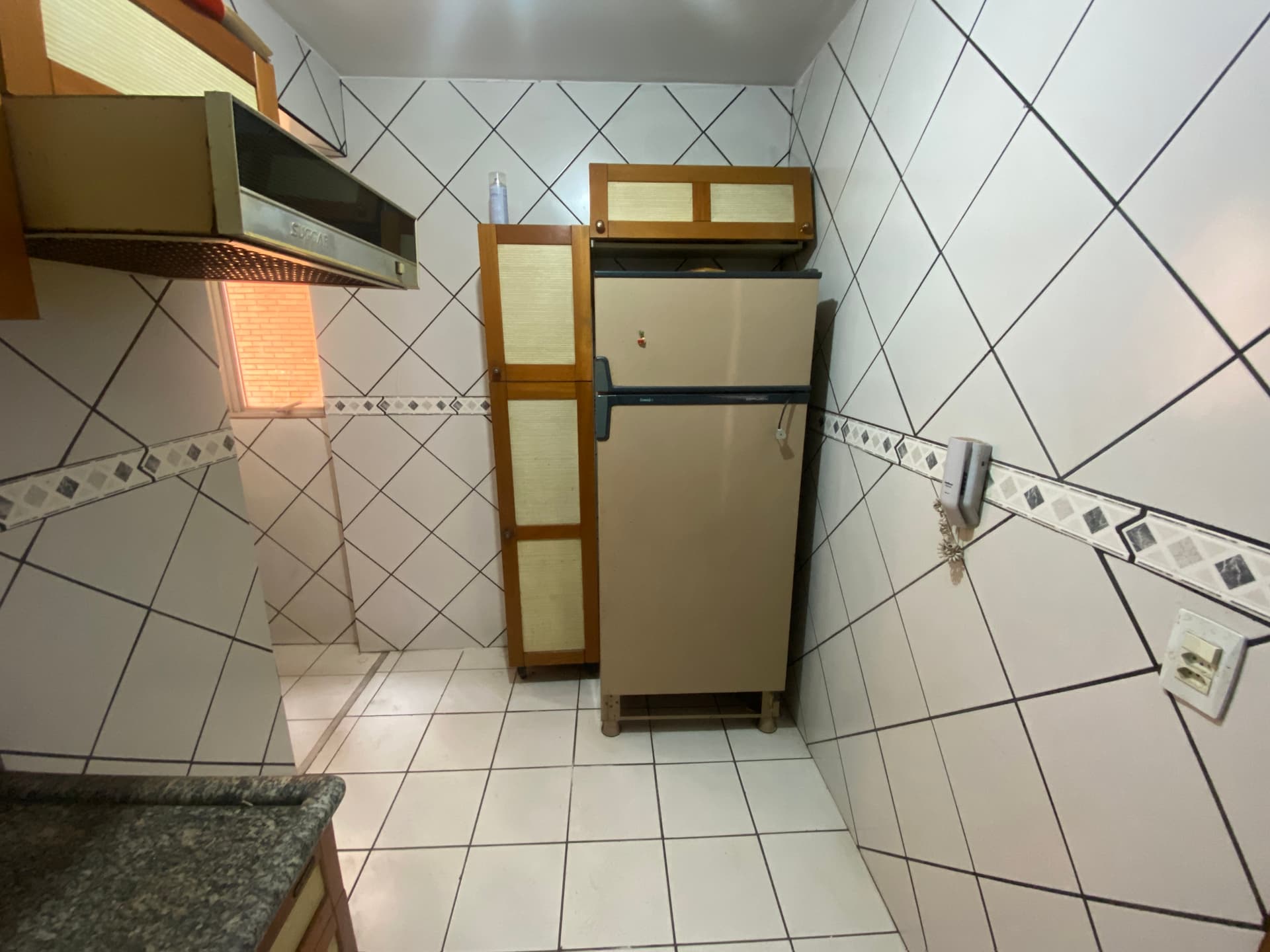 Apartamento com 02 Quartos Semimobiliado no Setor Bueno