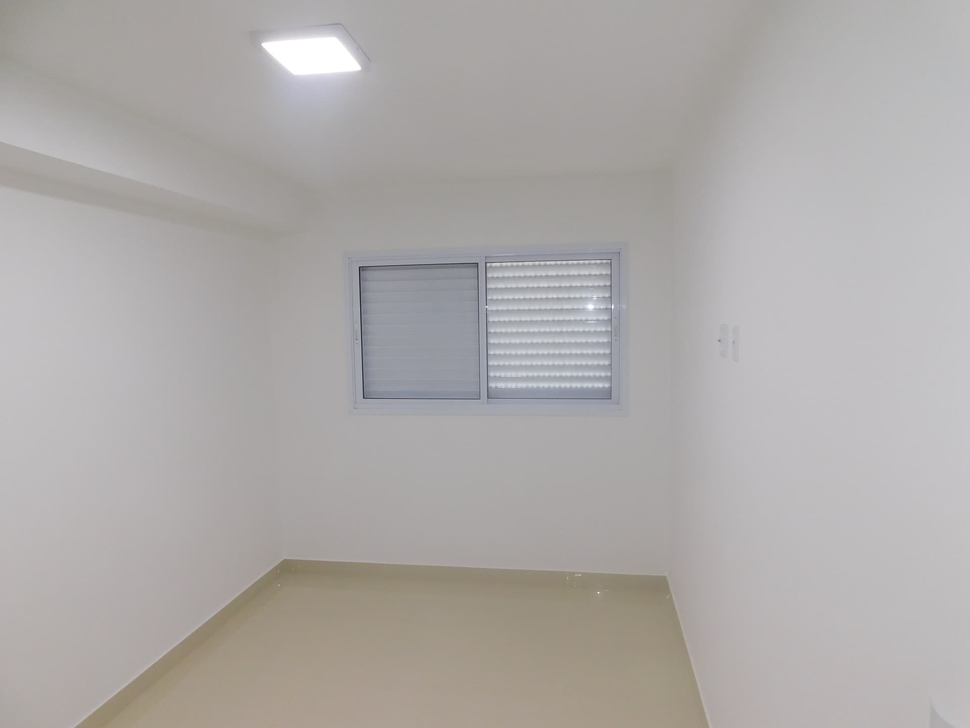 Apartamento com 02 Quartos no Setor Jardim Europa