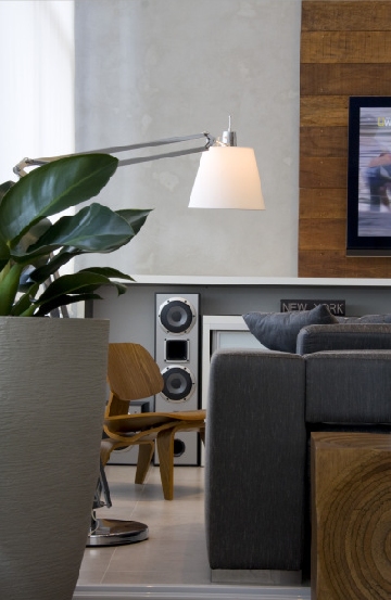 Projeto de Karina Korn Arquitetura com lumin�ria La Lampe.