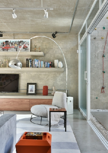 Projeto assinado pelo arquiteto Luiz Paulo Andrade, com lumin�ria da Interlight. 