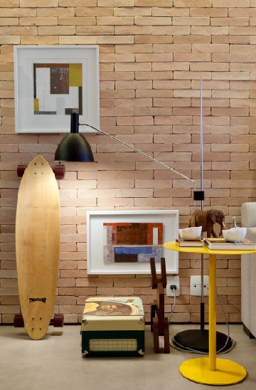 Projeto assinado pelo Tr�s Arquitetura, com lumin�ria Bauhaus, design de Fernando Prado, na Lumini