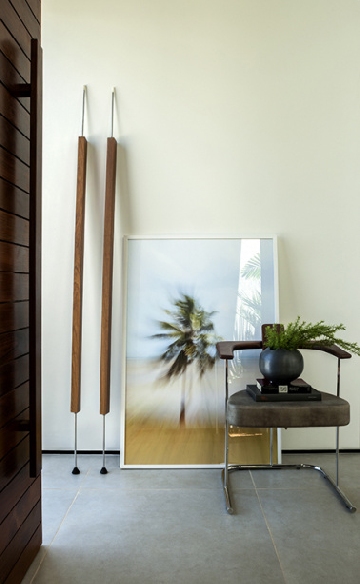 Projeto do Bittar Arquitetura com lumin�ria Pau de Luz, do designer Alfio Lisi.