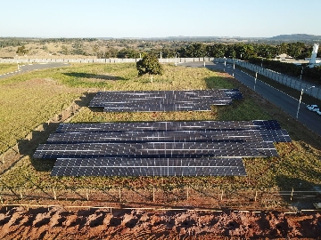 Usina Fotovoltaica, implementada pelo empres�rio Leonardo Canedo no All Park.